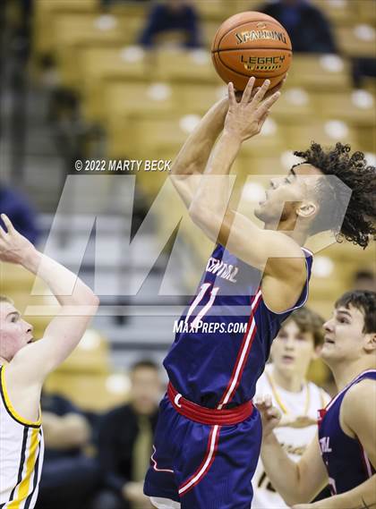 Thumbnail 1 in Park Hills Central vs Fulton (Norm Stewart Classic) photogallery.