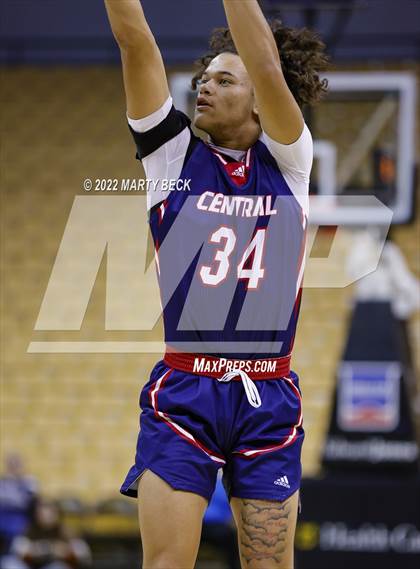 Thumbnail 2 in Park Hills Central vs Fulton (Norm Stewart Classic) photogallery.