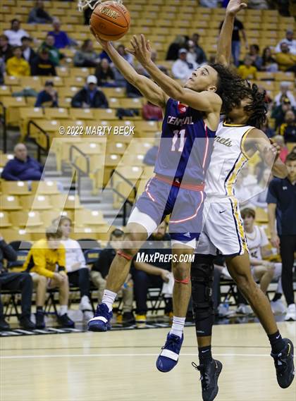 Thumbnail 3 in Park Hills Central vs Fulton (Norm Stewart Classic) photogallery.