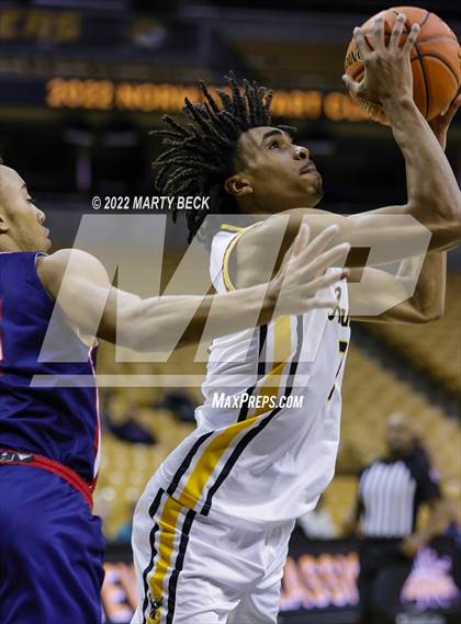 Thumbnail 3 in Park Hills Central vs Fulton (Norm Stewart Classic) photogallery.
