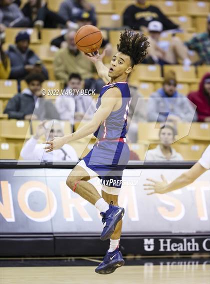 Thumbnail 2 in Park Hills Central vs Fulton (Norm Stewart Classic) photogallery.