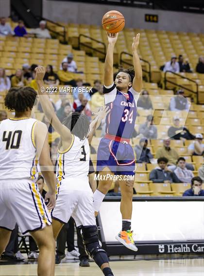 Thumbnail 1 in Park Hills Central vs Fulton (Norm Stewart Classic) photogallery.