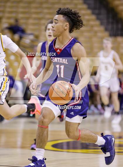 Thumbnail 3 in Park Hills Central vs Fulton (Norm Stewart Classic) photogallery.