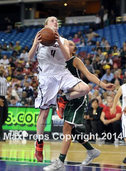 Thumbnail 2 in Santa Barbara vs. Modesto Christian (CIF State D3 Final) photogallery.