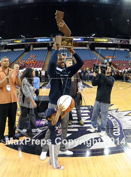 Thumbnail 2 in Santa Barbara vs. Modesto Christian (CIF State D3 Final) photogallery.