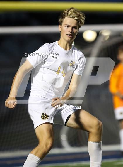 Thumbnail 2 in Sutherland vs. Honeoye Falls-Lima (Section 5 Class A2 Semifinal) photogallery.