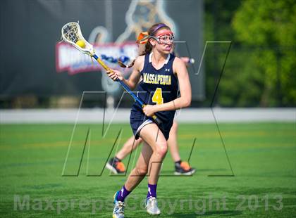 Thumbnail 2 in Farmingdale vs Massapequa (Section 8 Class A Final) photogallery.