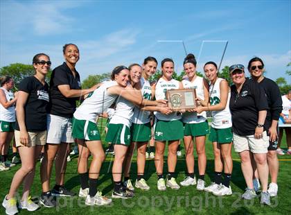Thumbnail 2 in Farmingdale vs Massapequa (Section 8 Class A Final) photogallery.