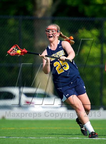 Thumbnail 2 in Farmingdale vs Massapequa (Section 8 Class A Final) photogallery.
