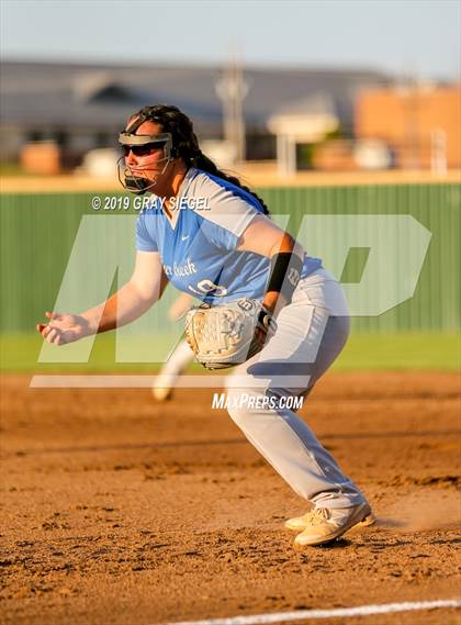 Thumbnail 2 in Deer Creek @ Mustang photogallery.