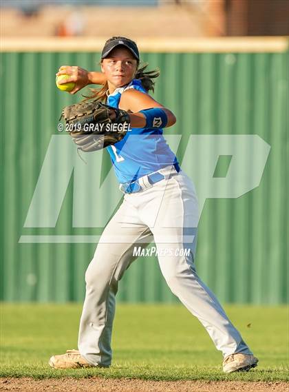 Thumbnail 3 in Deer Creek @ Mustang photogallery.