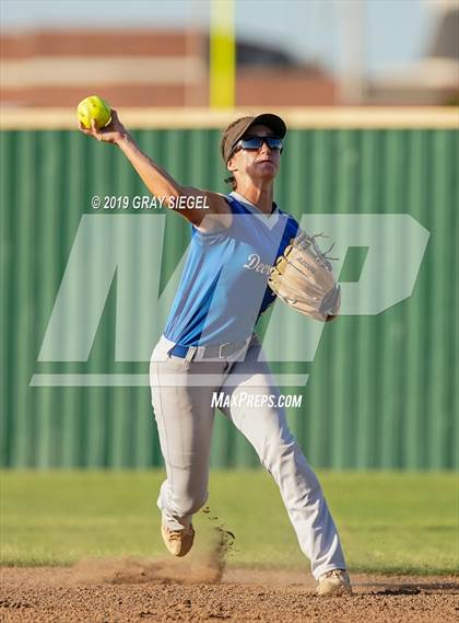 Thumbnail 1 in Deer Creek @ Mustang photogallery.