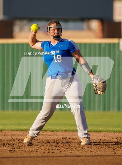 Thumbnail 2 in Deer Creek @ Mustang photogallery.