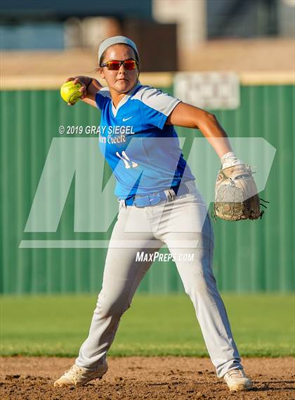 Thumbnail 1 in Deer Creek @ Mustang photogallery.