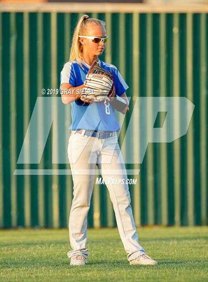 Thumbnail 1 in Deer Creek @ Mustang photogallery.