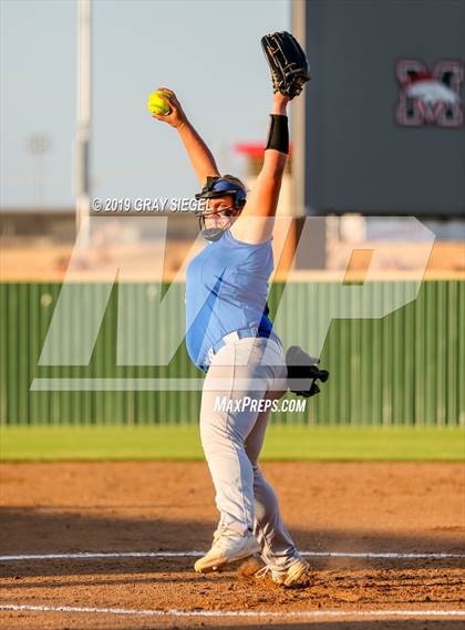 Thumbnail 3 in Deer Creek @ Mustang photogallery.