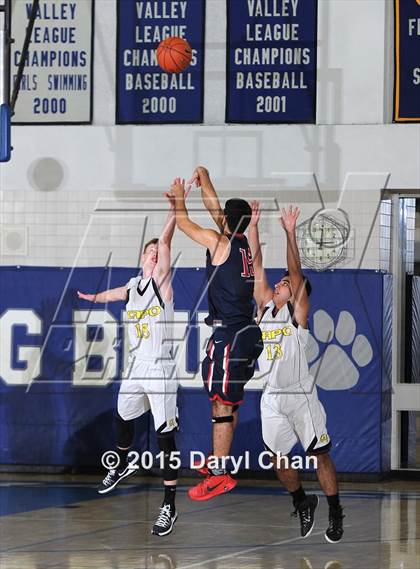 Thumbnail 3 in Capistrano Valley vs. Viewpoint (MaxPreps Holiday Classic) photogallery.