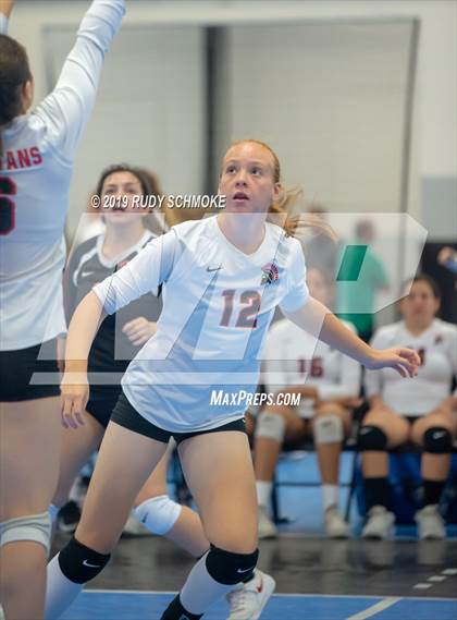 Thumbnail 2 in Rio Mesa vs. La Jolla Country Day photogallery.
