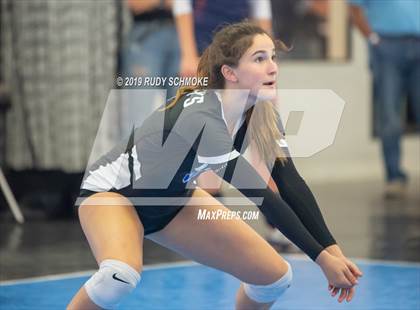 Thumbnail 2 in Rio Mesa vs. La Jolla Country Day photogallery.