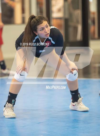 Thumbnail 2 in Rio Mesa vs. La Jolla Country Day photogallery.