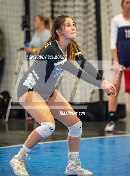 Thumbnail 2 in Rio Mesa vs. La Jolla Country Day photogallery.