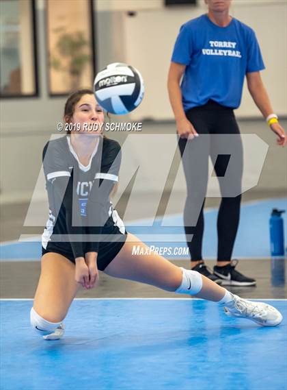 Thumbnail 1 in Rio Mesa vs. La Jolla Country Day photogallery.