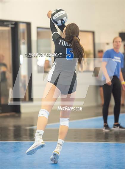 Thumbnail 1 in Rio Mesa vs. La Jolla Country Day photogallery.