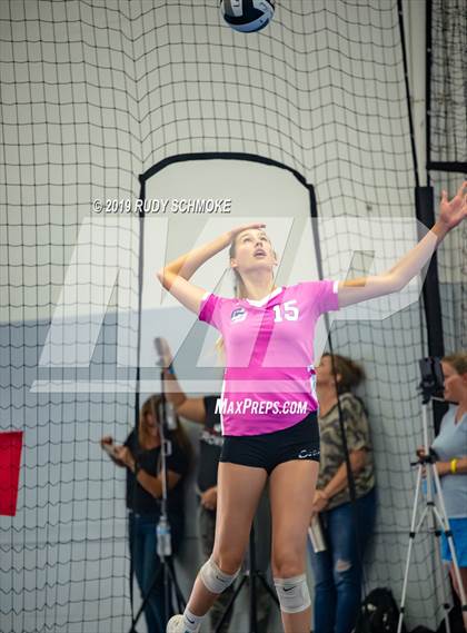 Thumbnail 3 in Rio Mesa vs. La Jolla Country Day photogallery.