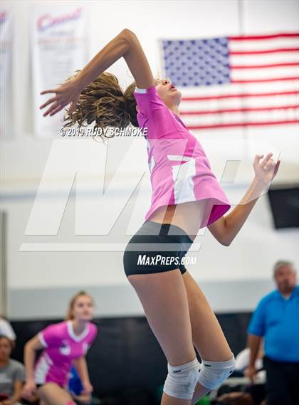 Thumbnail 3 in Rio Mesa vs. La Jolla Country Day photogallery.