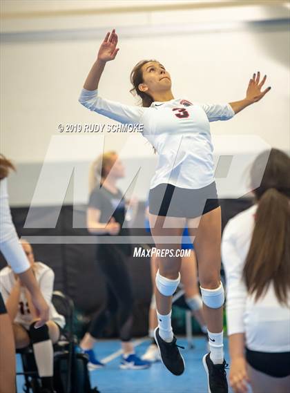 Thumbnail 3 in Rio Mesa vs. La Jolla Country Day photogallery.