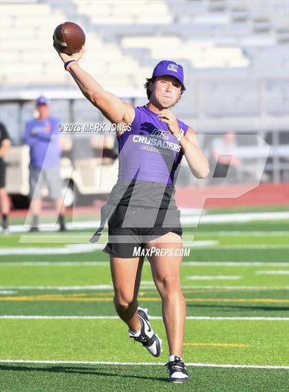 Thumbnail 3 in Northwest Christian vs. Deer Valley (Goldwater 7v7) photogallery.