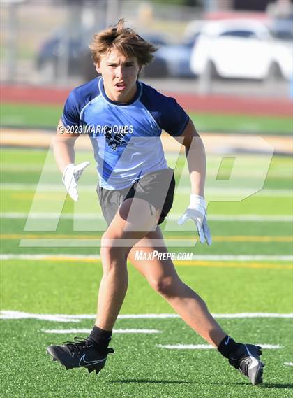 Thumbnail 3 in Northwest Christian vs. Deer Valley (Goldwater 7v7) photogallery.