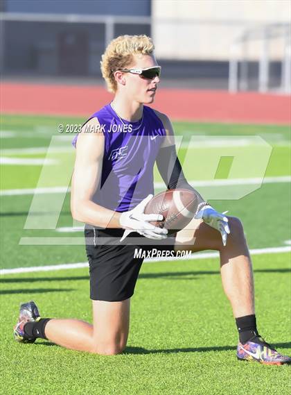 Thumbnail 3 in Northwest Christian vs. Deer Valley (Goldwater 7v7) photogallery.