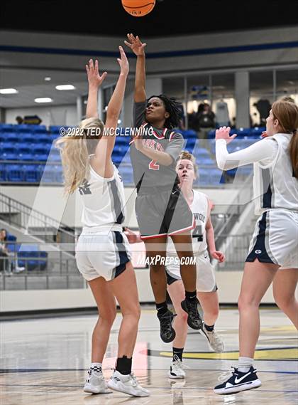 Thumbnail 1 in Greenwood vs. Parkview (AAA 5A State Playoff 1st round) photogallery.
