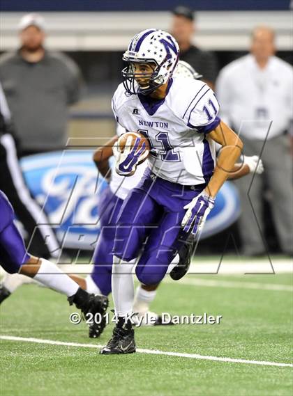 Thumbnail 3 in Waskom vs. Newton (UIL 3A Division 2 Final) photogallery.