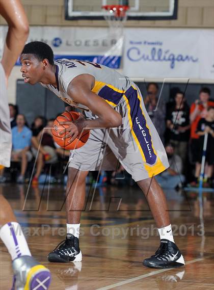 Thumbnail 3 in Lincoln vs. Montverde Academy (City of Palms Classic) photogallery.