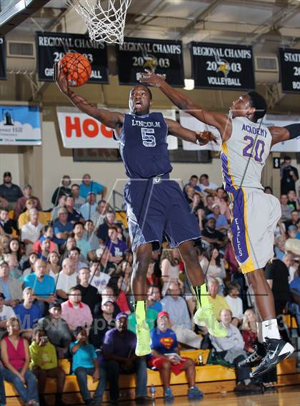 Thumbnail 3 in Lincoln vs. Montverde Academy (City of Palms Classic) photogallery.