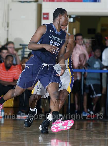 Thumbnail 3 in Lincoln vs. Montverde Academy (City of Palms Classic) photogallery.