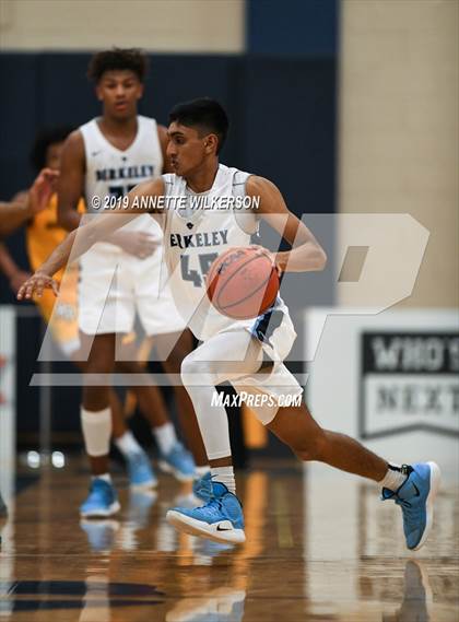 Thumbnail 1 in Huntington St. Joseph Prep vs. Berkeley Prep (ARS/Rescue Rooter National Hoopfest) photogallery.
