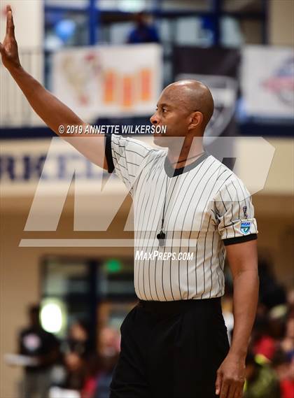 Thumbnail 1 in Huntington St. Joseph Prep vs. Berkeley Prep (ARS/Rescue Rooter National Hoopfest) photogallery.