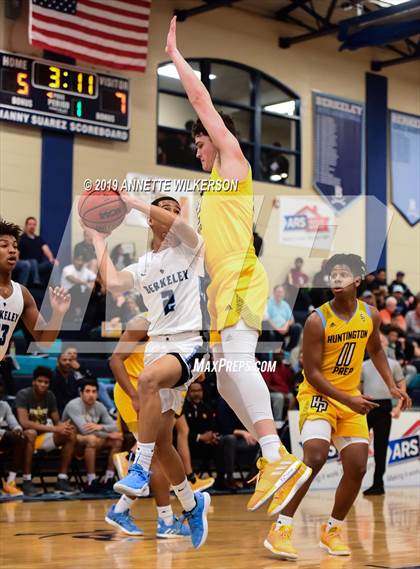 Thumbnail 2 in Huntington St. Joseph Prep vs. Berkeley Prep (ARS/Rescue Rooter National Hoopfest) photogallery.