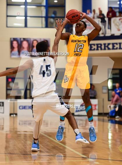 Thumbnail 2 in Huntington St. Joseph Prep vs. Berkeley Prep (ARS/Rescue Rooter National Hoopfest) photogallery.
