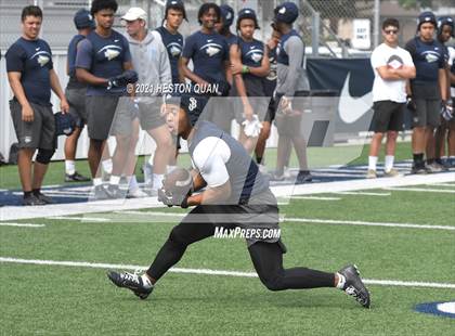Thumbnail 2 in St. John Bosco vs. Carlsbad  (Brave 8 Invitational) photogallery.