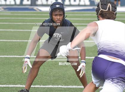 Thumbnail 1 in St. John Bosco vs. Carlsbad  (Brave 8 Invitational) photogallery.