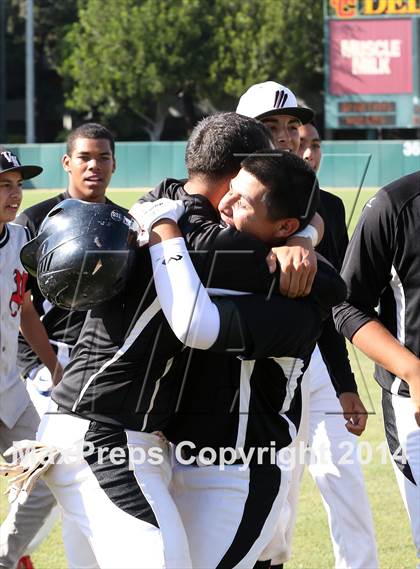 Thumbnail 1 in Huntington Park vs. Van Nuys (CIF L.A. City D2 Semifinal) photogallery.