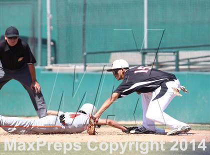 Thumbnail 1 in Huntington Park vs. Van Nuys (CIF L.A. City D2 Semifinal) photogallery.
