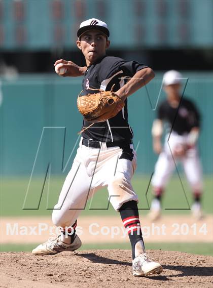 Thumbnail 3 in Huntington Park vs. Van Nuys (CIF L.A. City D2 Semifinal) photogallery.