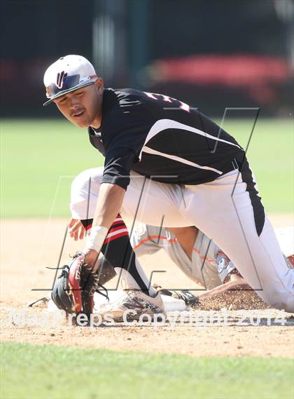 Thumbnail 1 in Huntington Park vs. Van Nuys (CIF L.A. City D2 Semifinal) photogallery.