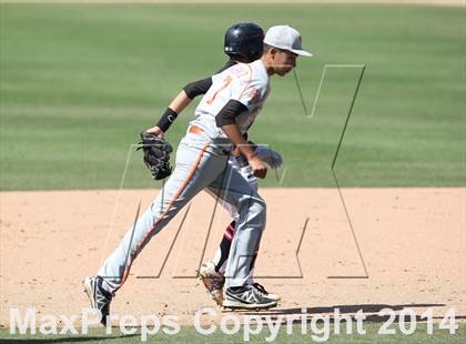Thumbnail 1 in Huntington Park vs. Van Nuys (CIF L.A. City D2 Semifinal) photogallery.