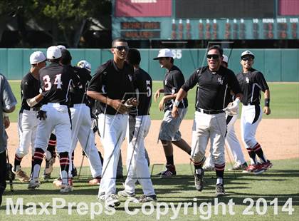 Thumbnail 1 in Huntington Park vs. Van Nuys (CIF L.A. City D2 Semifinal) photogallery.